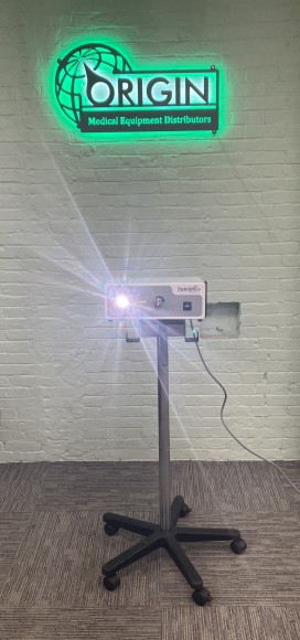 Sunoptics Surgical SolarMaxx 300 Light Source