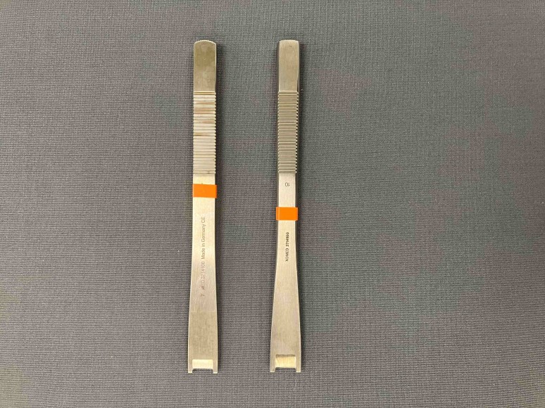 XOMED 3714100 Cinelli Chisel-Osteotome, Double-Guarded - lot of 2
