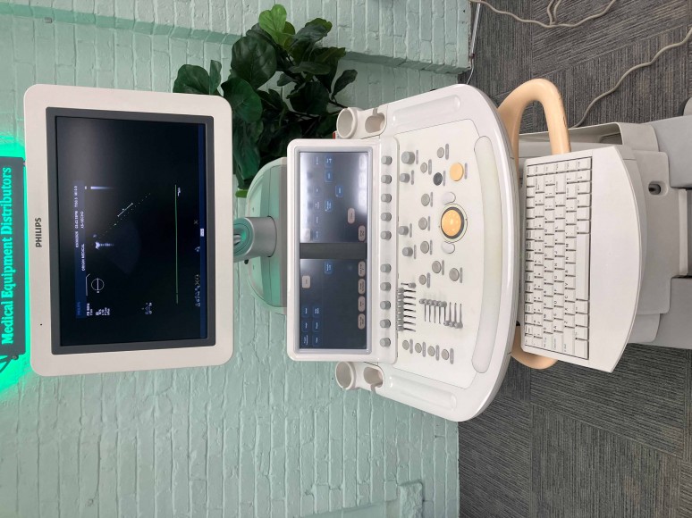 Philips iE33 Diagnostic Ultrasound System w/ X5-1 Probe & D2cwc Probe
