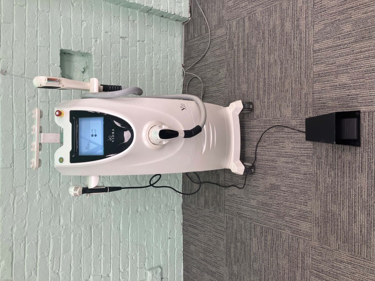 Viora V20 Laser w/ Handpieces and Foot Switch