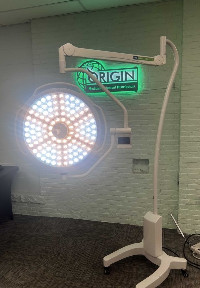 DRE (Avante Health Solutions) Maxx Luxx LED160 Mobile Surgical Light