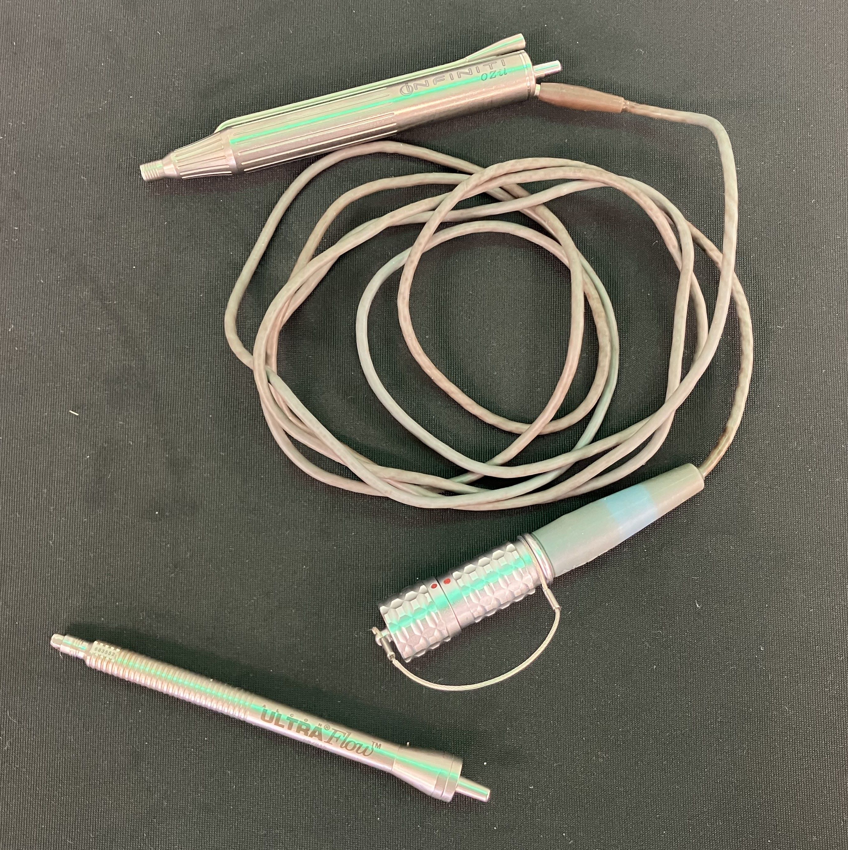 Alcon Infiniti Ozil Handpiece w/ Alcon UltraFlow Handpiece
