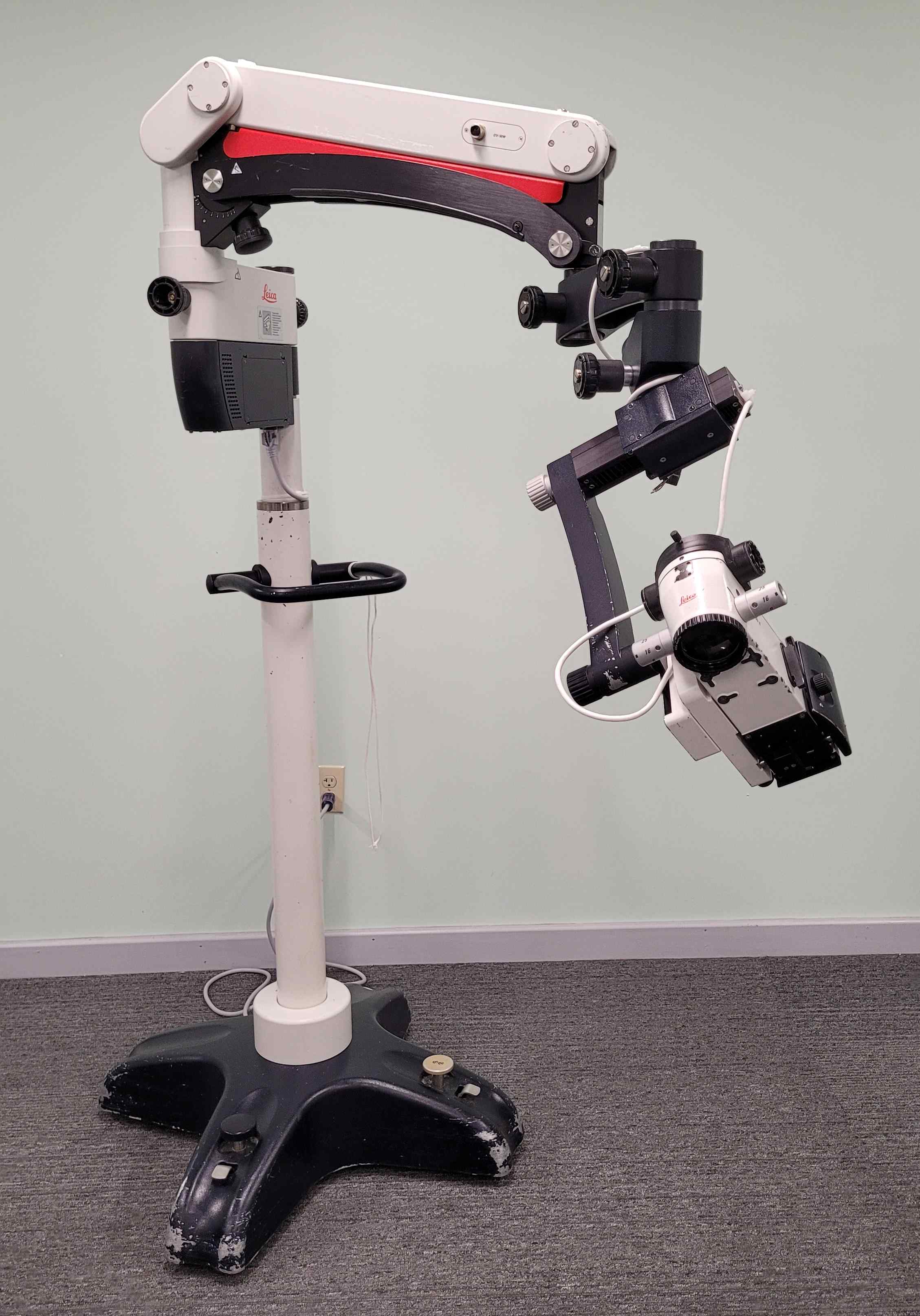 Leica M 400-E Surgical Microscope