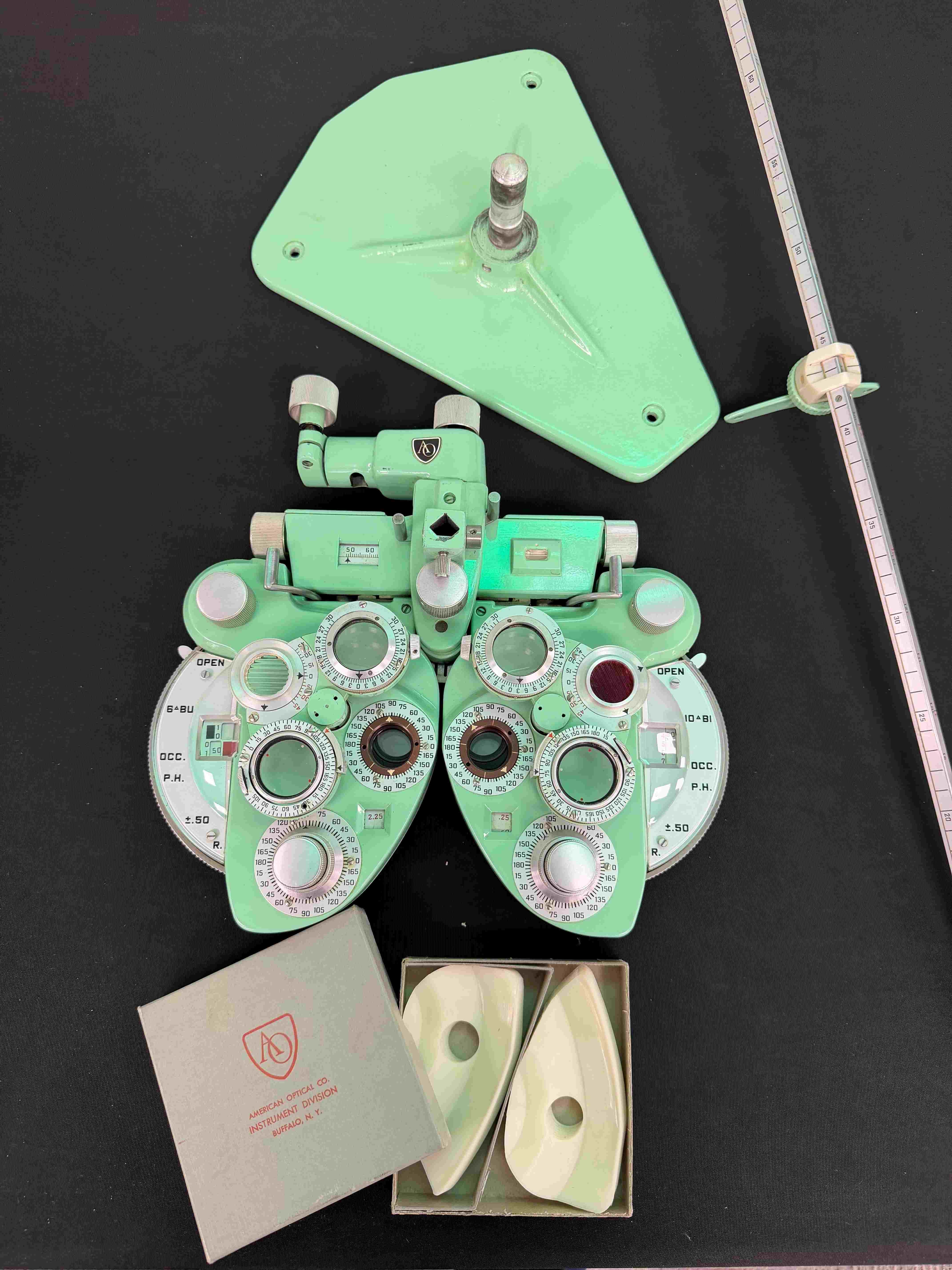 American Optical Scientific Instruments 11320 Mint-Green Phoropter