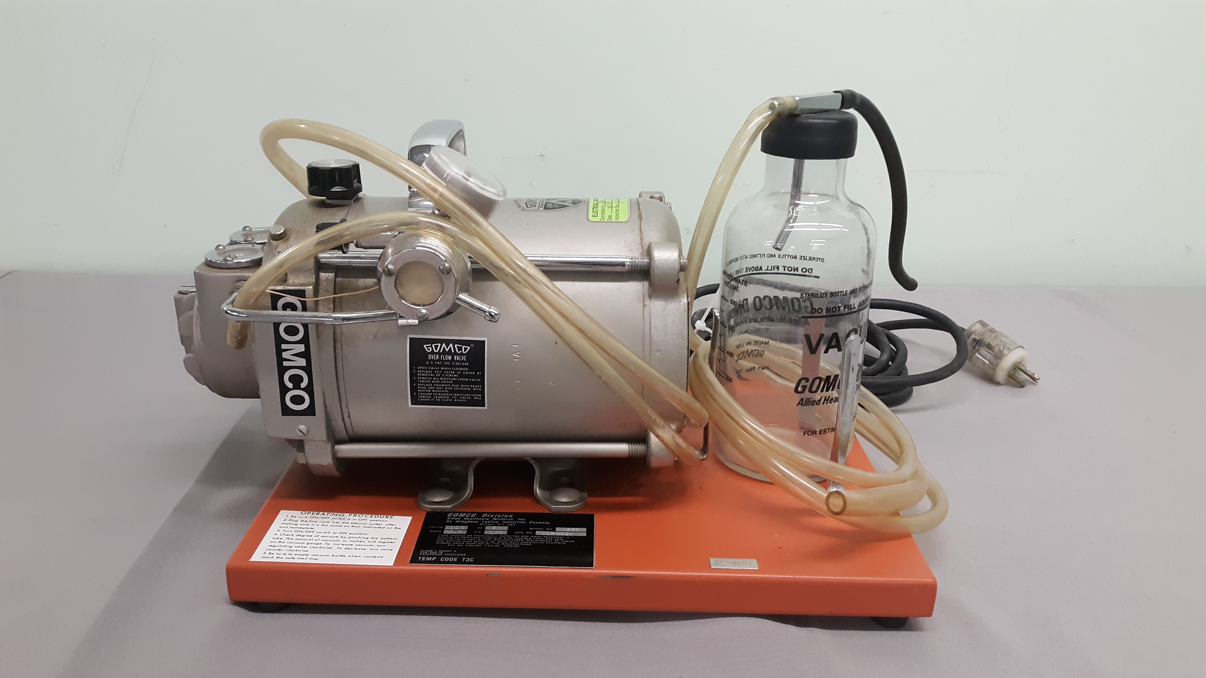 GOMCO 480 Suction Pump Vacuum Aspirator System