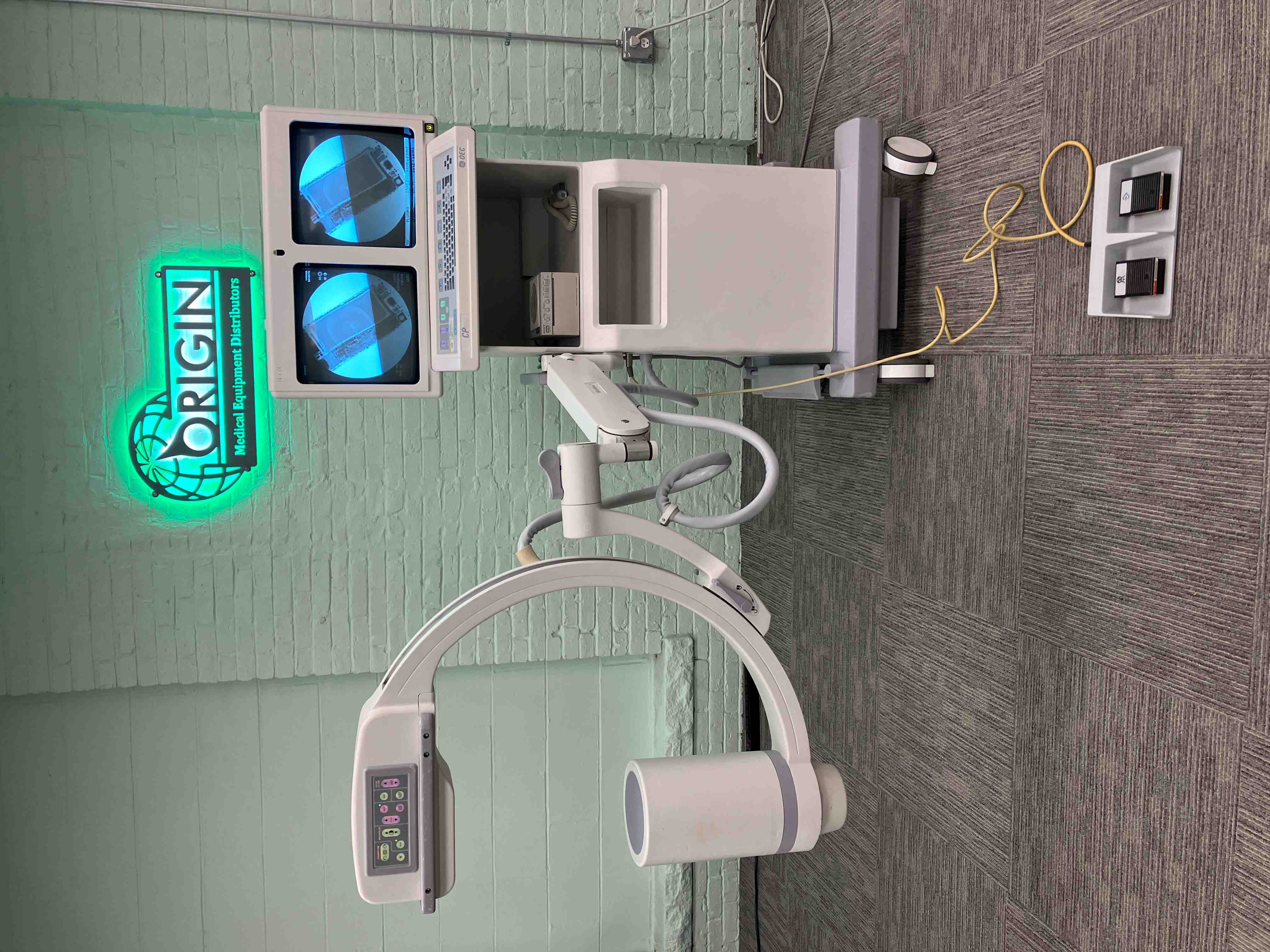 GE OEC MiniView 6800 CP Portable X-Ray Mini C-Arm