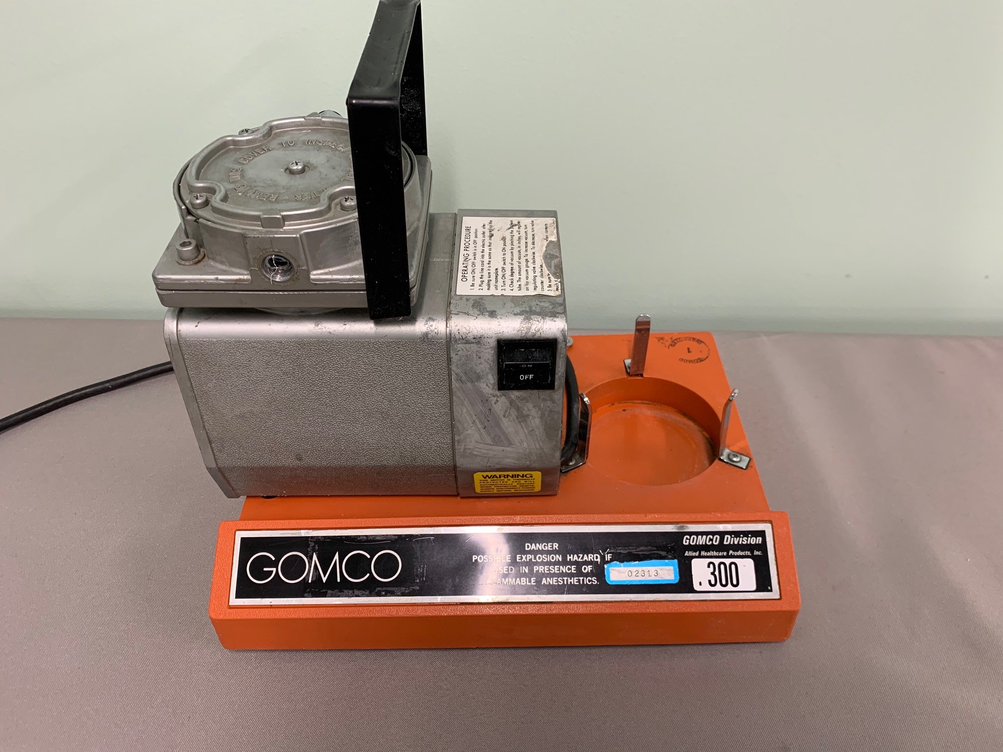 GOMCO Model 300 Tabletop Portable Aspirator - QTY: 3