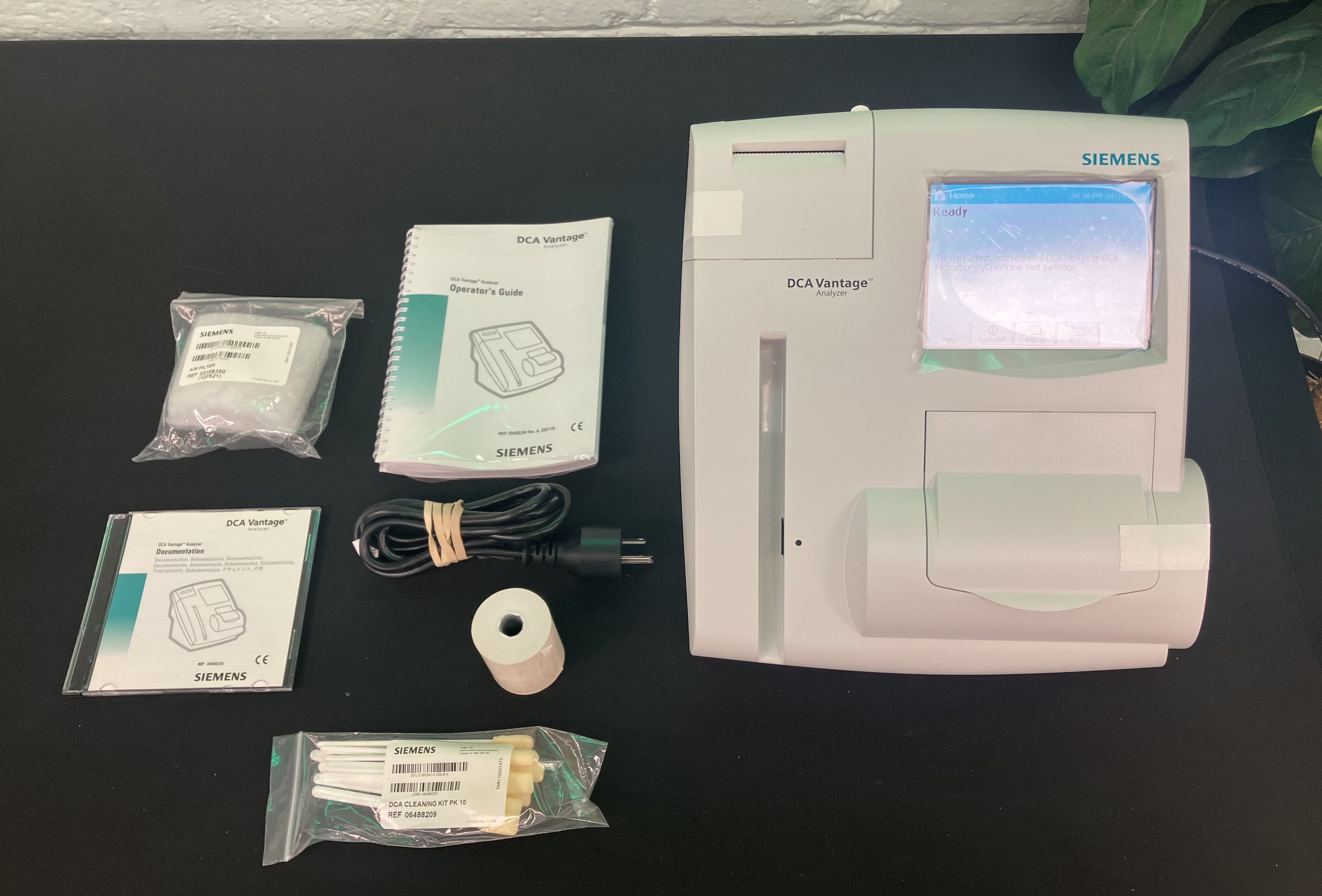 Siemens DCA Vantage Analyzer w/ Accessories – New in open box!